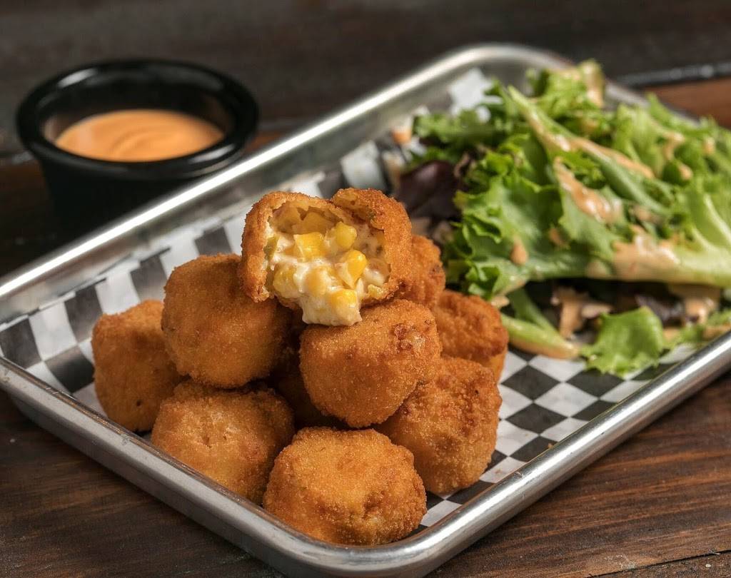 Cross Street Chicken and Beer | restaurant | 4403 Convoy St, San Diego, CA 92111, USA | 8584306001 OR +1 858-430-6001