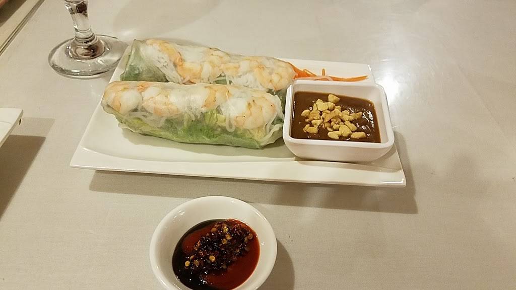 vPho | restaurant | 2671 Kirkwood Hwy, Newark, DE 19711, USA | 3023693993 OR +1 302-369-3993