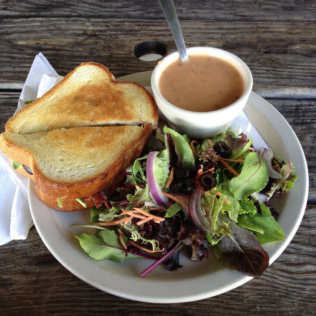 Bulkheads Taphouse & Kitchen | restaurant | 664 Kingsley Ave #107, Orange Park, FL 32073, USA | 9045927084 OR +1 904-592-7084