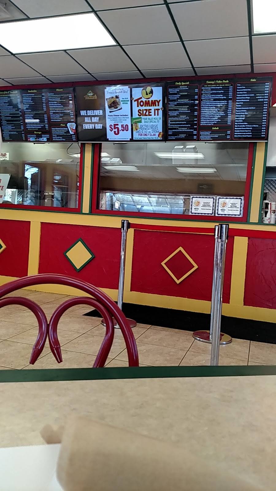 Tommys Red Hots | restaurant | 4116 W Elm St, McHenry, IL 60050, USA | 8153858817 OR +1 815-385-8817