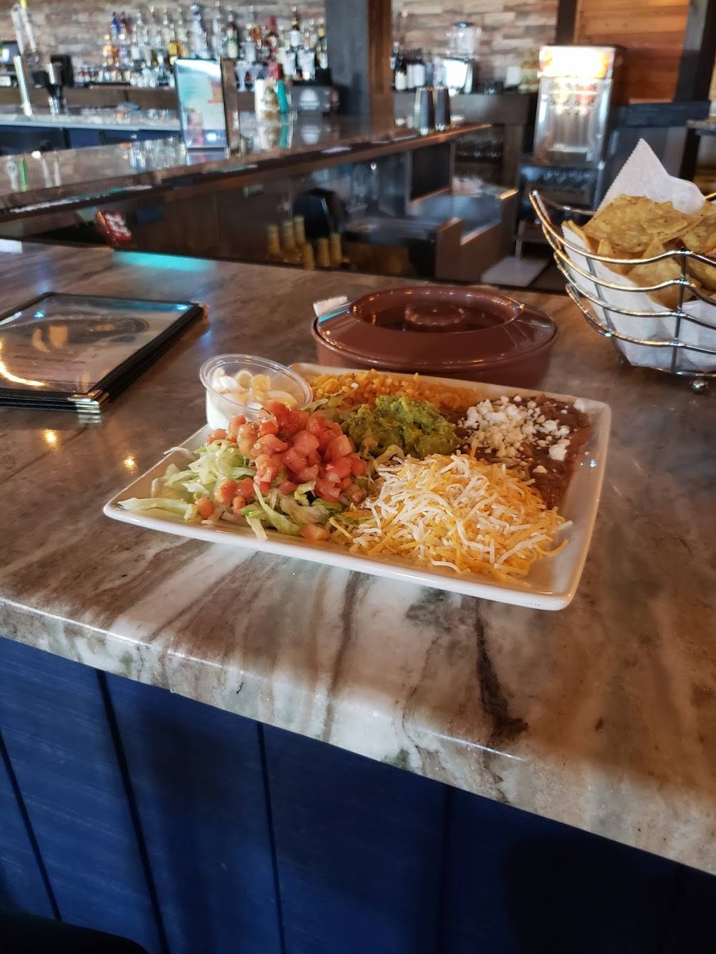 Agave Blu Cantina | restaurant | 8950 S 27th St, Oak Creek, WI 53154, USA | 4143019830 OR +1 414-301-9830