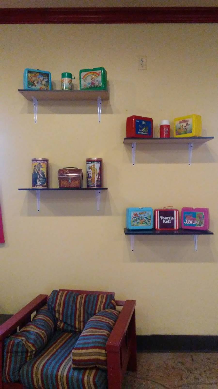 The Lunch Box | restaurant | 901-1099 E Cloverland Dr, Ironwood, MI 49938, USA | 9063648102 OR +1 906-364-8102