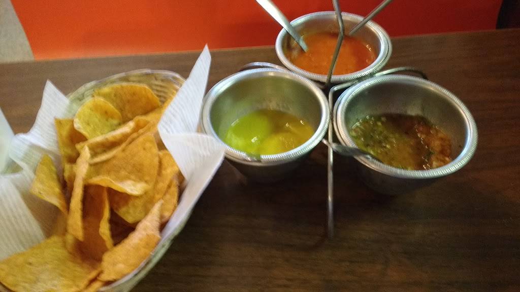 Taqueria Toluca | restaurant | 822 10th St, Waukegan, IL 60085, USA | 8472447851 OR +1 847-244-7851