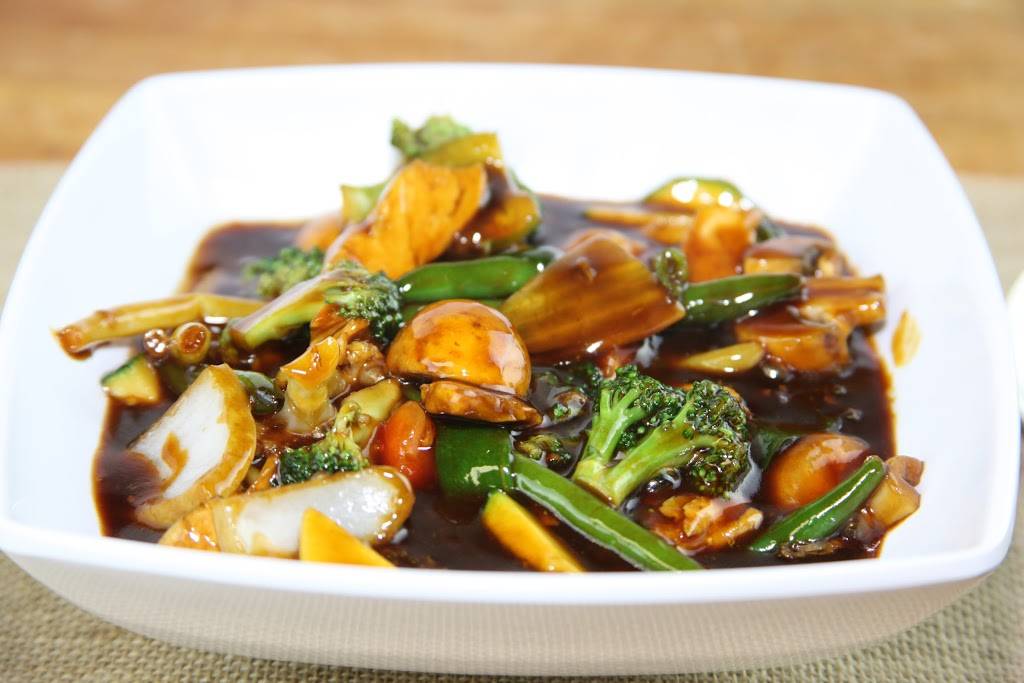 Blue Chopstix | restaurant | 219 Silvercreek Pkwy N #9, Guelph, ON N1H 7K4, Canada | 5192657555 OR +1 519-265-7555