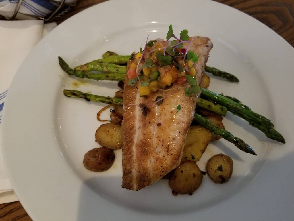 Marker 32 | restaurant | 14549 Beach Blvd, Jacksonville, FL 32250, USA | 9042231534 OR +1 904-223-1534