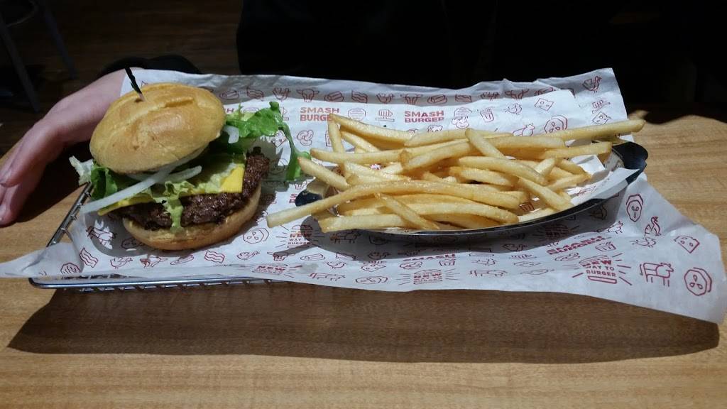 Smashburger | restaurant | 903 Hartford Turnpike, Waterford, CT 06385, USA | 8604379790 OR +1 860-437-9790