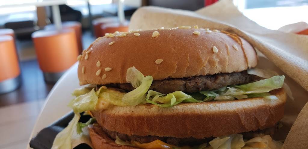 McDonalds | cafe | 88-14 Springfield Blvd, Queens Village, NY 11427, USA | 7182171585 OR +1 718-217-1585