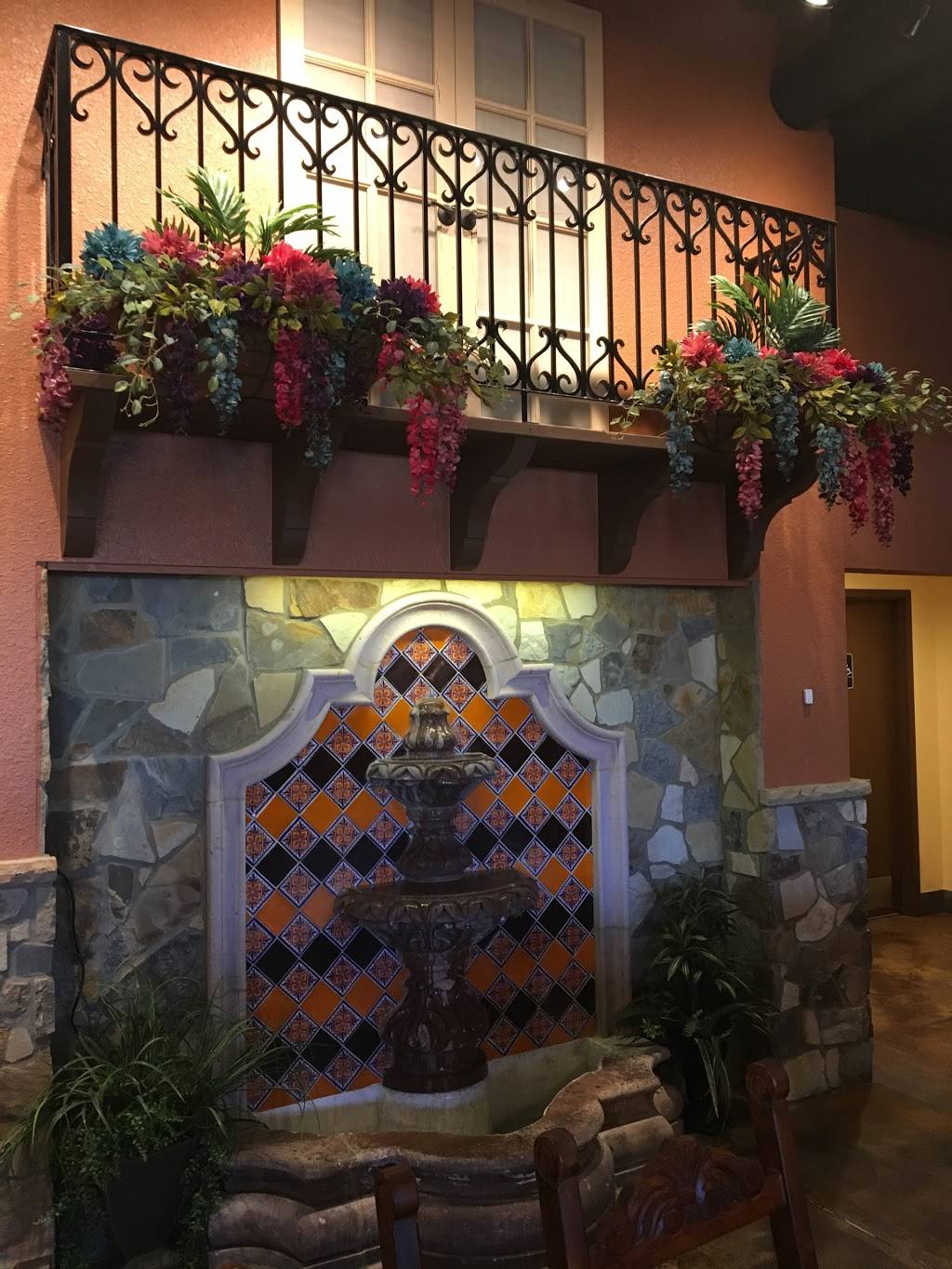 La Mesa Mexican Restaurant | restaurant | 15825 W Maple Rd #102, Omaha, NE 68116, USA | 4025576130 OR +1 402-557-6130