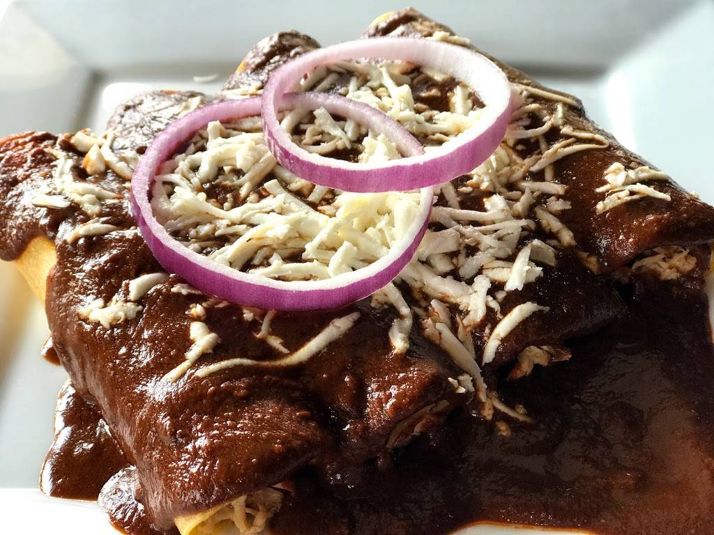 La Mexicana Cantina & Grill | restaurant | 76 West Ave, Tallmadge, OH 44278, USA | 3306302800 OR +1 330-630-2800