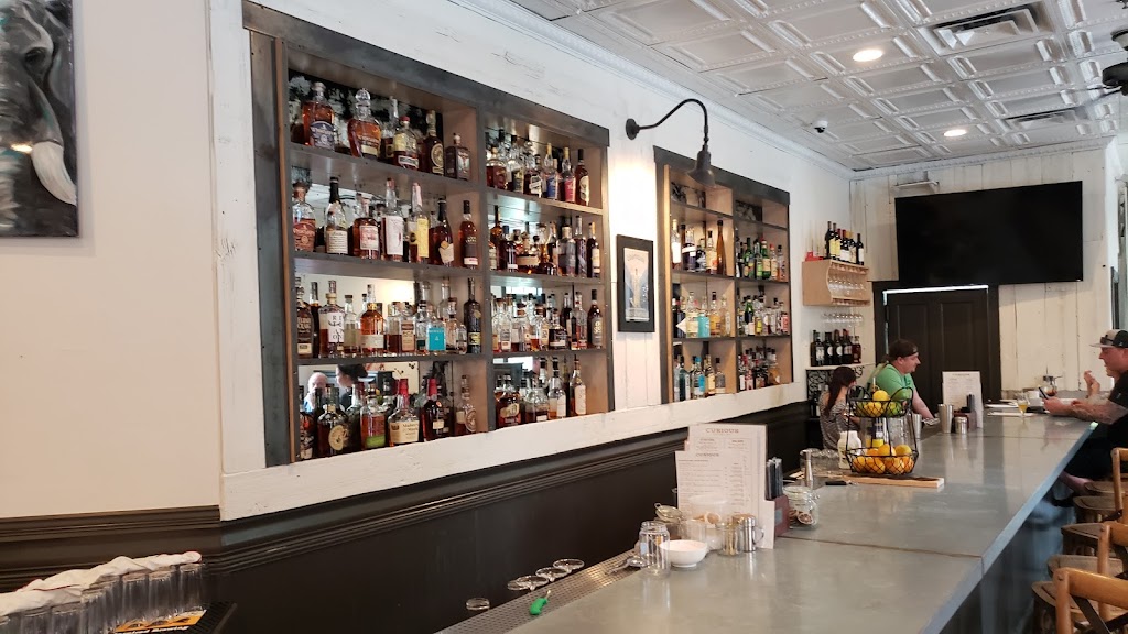Curious Kitchen and Bar | restaurant | 42 Main St Suite 1B, Senoia, GA 30276, USA | 7707279092 OR +1 770-727-9092