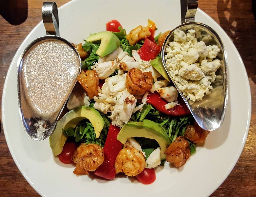 Giovannis | restaurant | 579 Grand Concourse, Bronx, NY 10451, USA | 7184026996 OR +1 718-402-6996