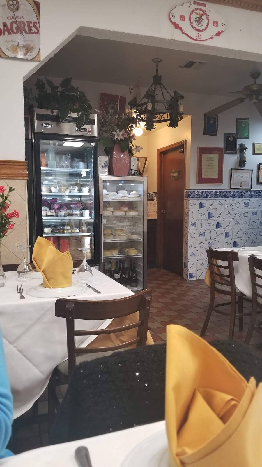 Estrela Ponderosa | restaurant | 85 Niagara St, Newark, NJ 07105, USA | 9733444484 OR +1 973-344-4484