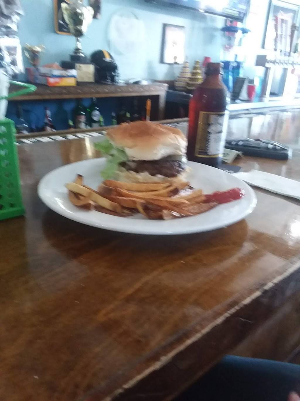 Vals Sports Bar & Grill | restaurant | 1600 Government St, Ocean Springs, MS 39564, USA | 2283279210 OR +1 228-327-9210