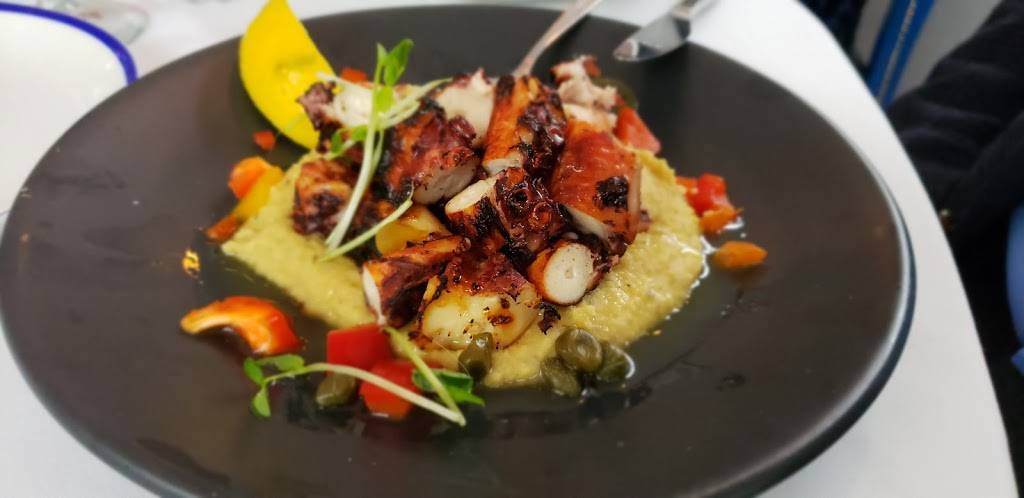 Santorini | restaurant | 288 John St, Thornhill, ON L3T 6M8, Canada | 9057314400 OR +1 905-731-4400