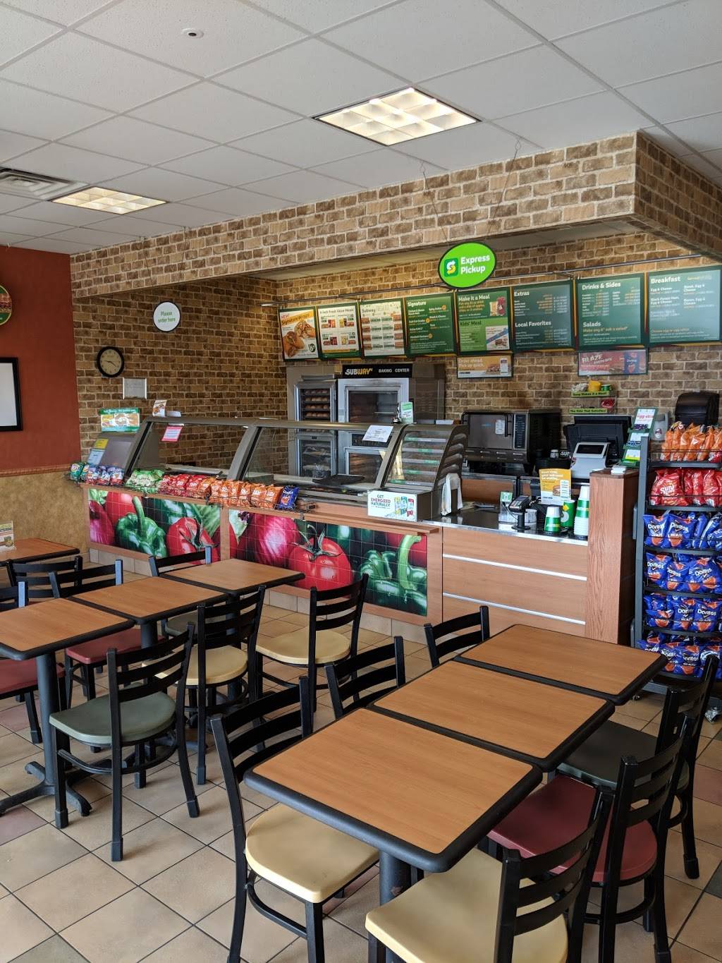 Subway | restaurant | 2522 Allen Blvd, Middleton, WI 53562, USA | 6088367779 OR +1 608-836-7779