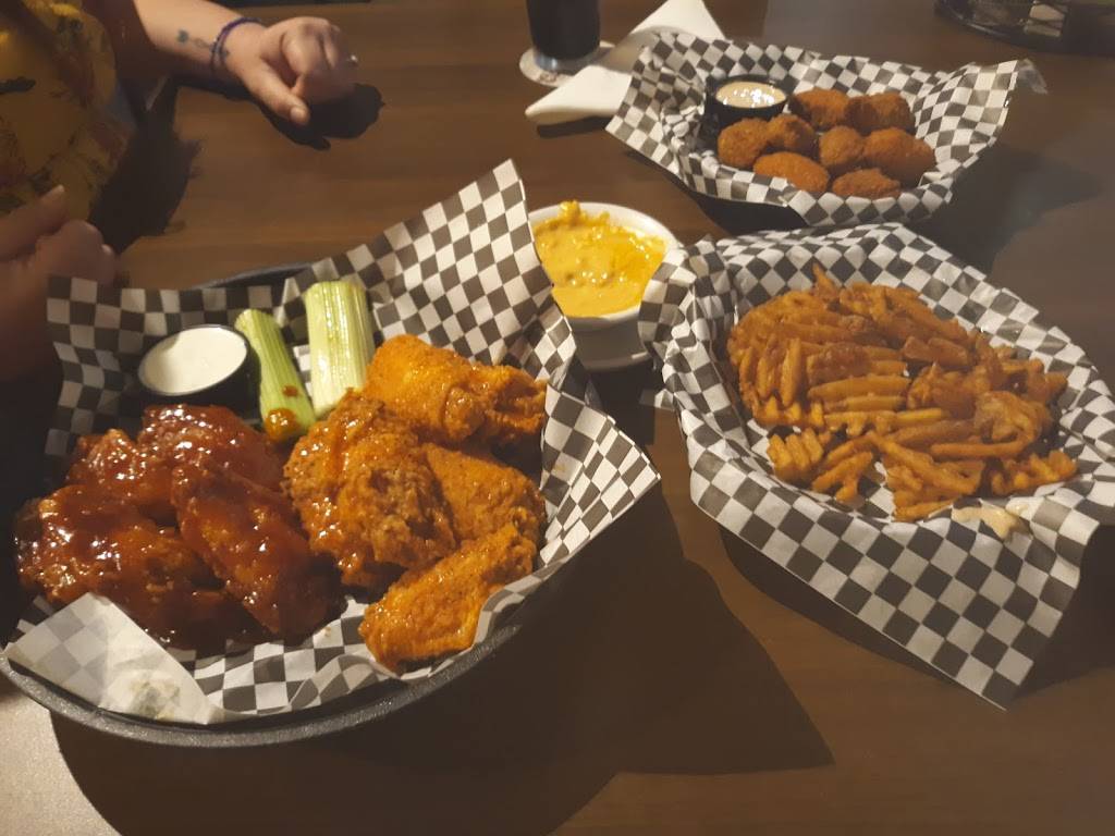 Uncle Linnys Food and Brews | restaurant | 3901 Pontoon Rd, Granite City, IL 62040, USA | 6187971800 OR +1 618-797-1800