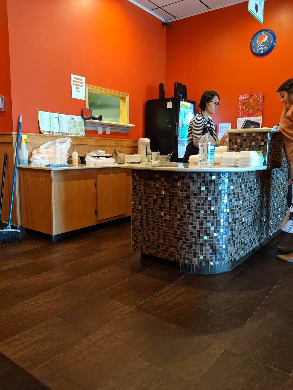 Tokyo Hibachi & Sushi | restaurant | 5990 University Blvd Ste 18, Moon, PA 15108, USA | 4122643338 OR +1 412-264-3338