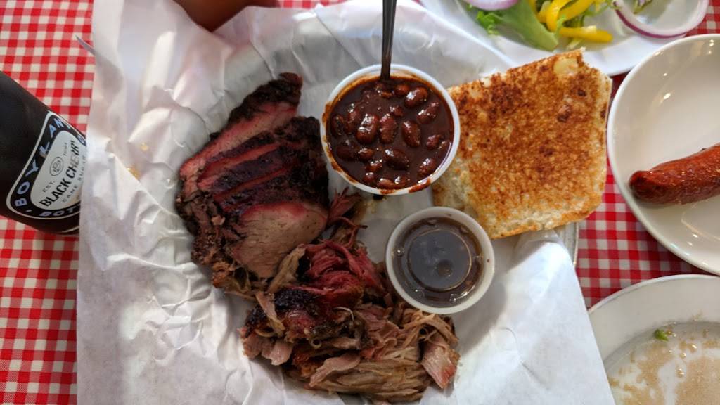 Salinas City BBQ | restaurant | 700 W Market St, Salinas, CA 93901, USA | 8317582227 OR +1 831-758-2227