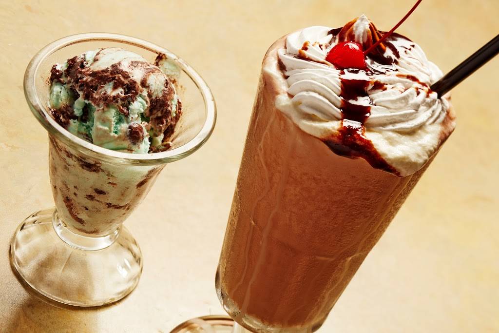 Round the Clock | restaurant | 219 Pine Lake Ave, La Porte, IN 46350, USA | 2193265817 OR +1 219-326-5817