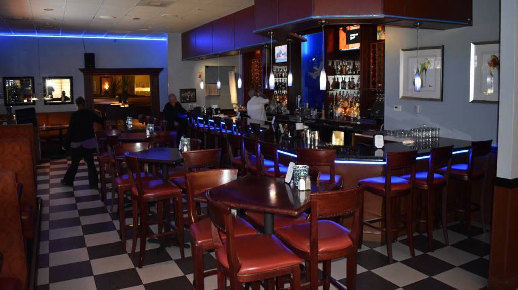 Three Olives | restaurant | 13079 Park Blvd N, Seminole, FL 33776, USA | 7273931703 OR +1 727-393-1703