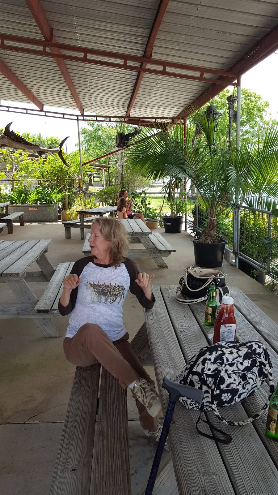 Red Cove Cafe & Marina | restaurant | 255 Co Rd 2611, Mico, TX 78056, USA | 8307512902 OR +1 830-751-2902