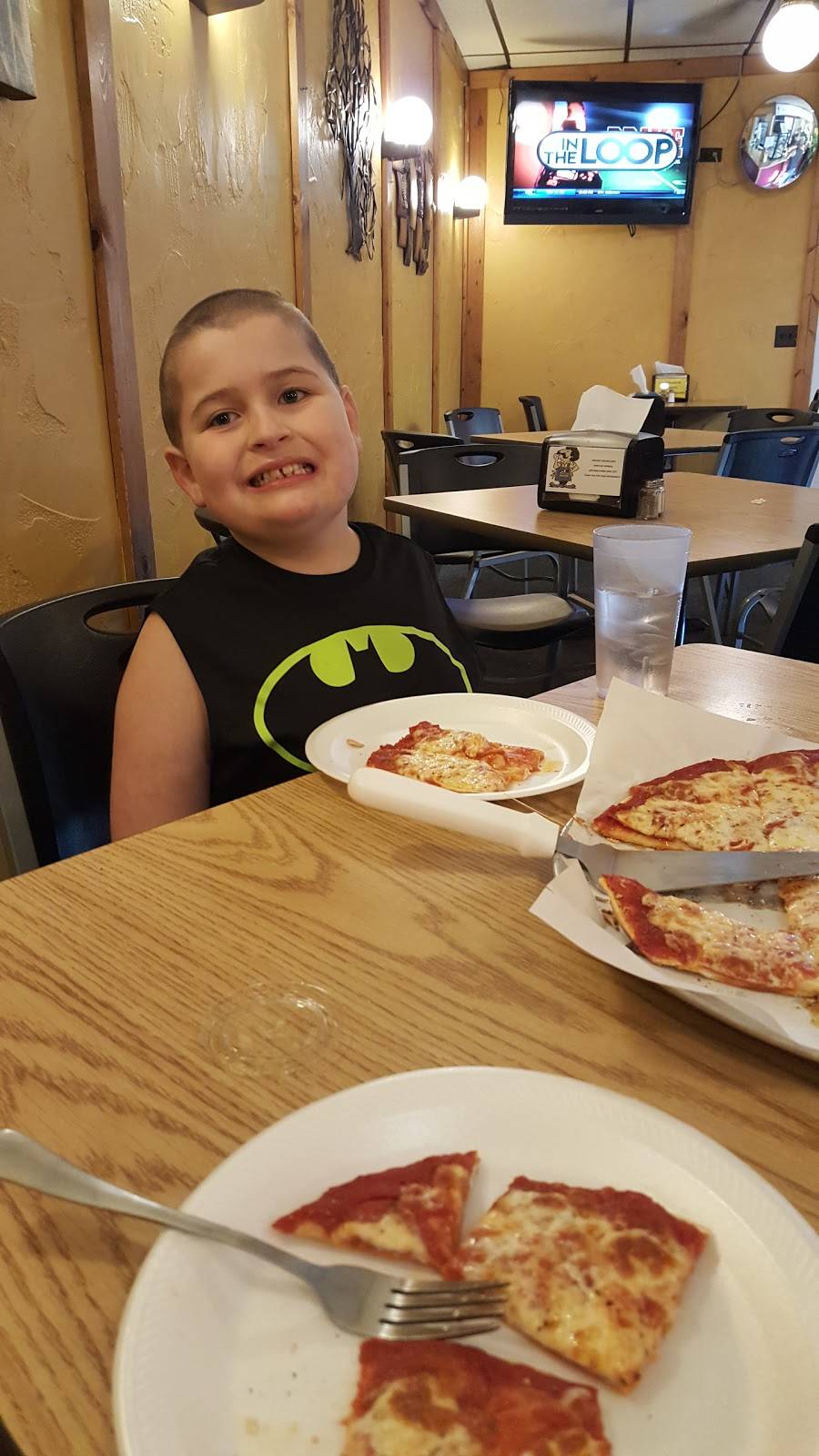 Pizza House | restaurant | 2409 Sheridan Rd, Zion, IL 60099, USA | 8478724868 OR +1 847-872-4868