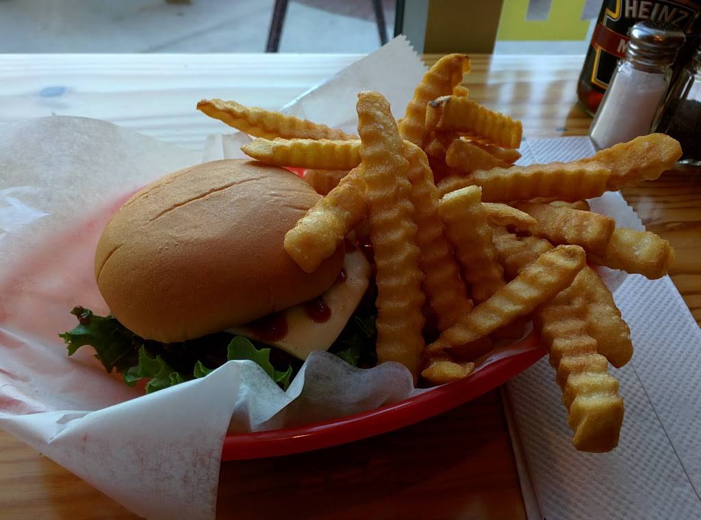 PRIME | restaurant | 322 Rowan Blvd, Glassboro, NJ 08028, USA | 8562432191 OR +1 856-243-2191