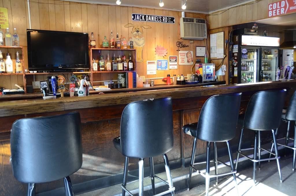 The Hutch | restaurant | 1321 Wisconsin Ave, Grafton, WI 53024, USA | 2623770636 OR +1 262-377-0636