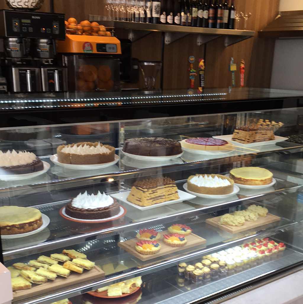 Prana Cafe Miami | bakery | 540 Collins Ave, Miami Beach, FL 33139, USA | 7863932444 OR +1 786-393-2444
