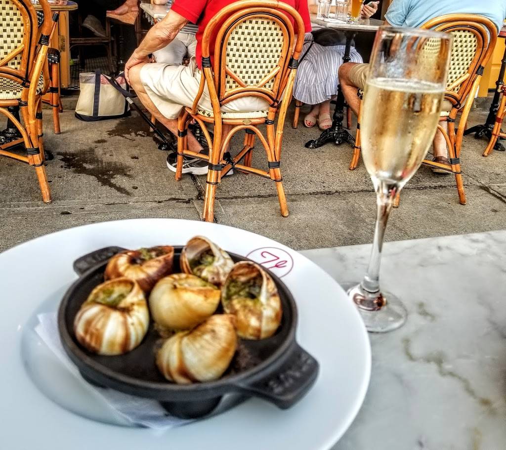 Bistro Versailles | bakery | 339 Greenwich Ave, Greenwich, CT 06830, USA | 2036616634 OR +1 203-661-6634