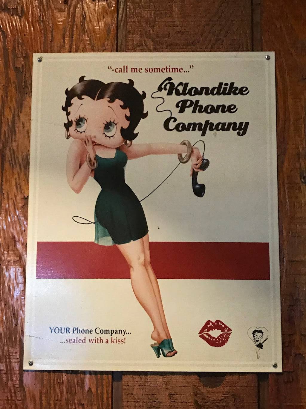 Shadows Lounge | restaurant | 890 US-1, Vero Beach, FL 32960, USA | 7725678885 OR +1 772-567-8885