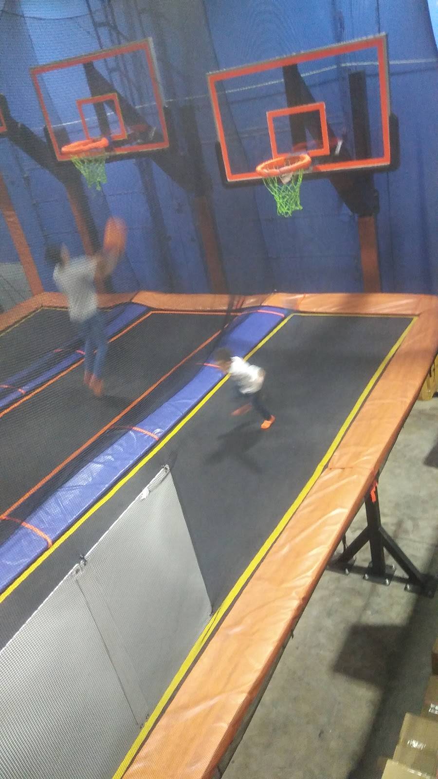 Sky Zone Trampoline Park | restaurant | 325 W Lake St Ste A, Elmhurst, IL 60126, USA | 6304788339 OR +1 630-478-8339