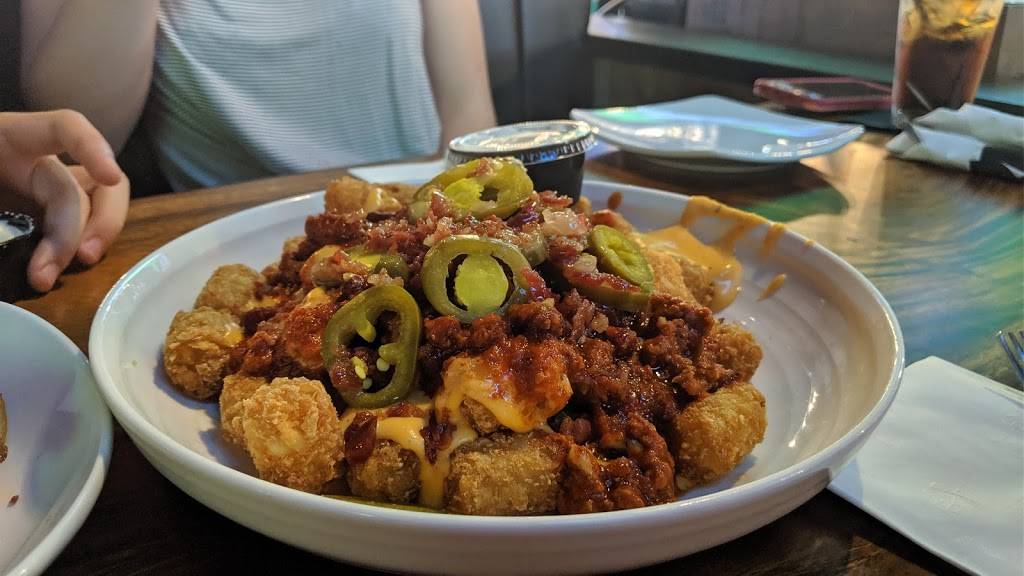 The Town Tavern | restaurant | 1840 Town Park Blvd, Uniontown, OH 44685, USA | 3308964433 OR +1 330-896-4433