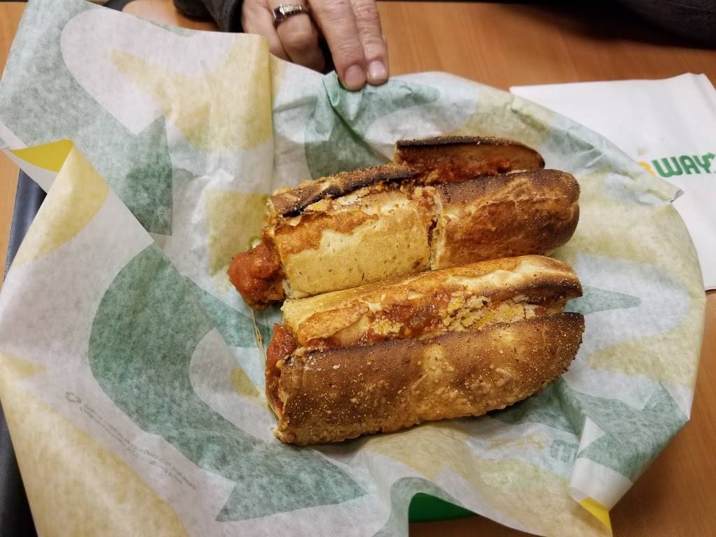 Subway | restaurant | 15-B W Nuevo Rd, Perris, CA 92571, USA | 9519434943 OR +1 951-943-4943