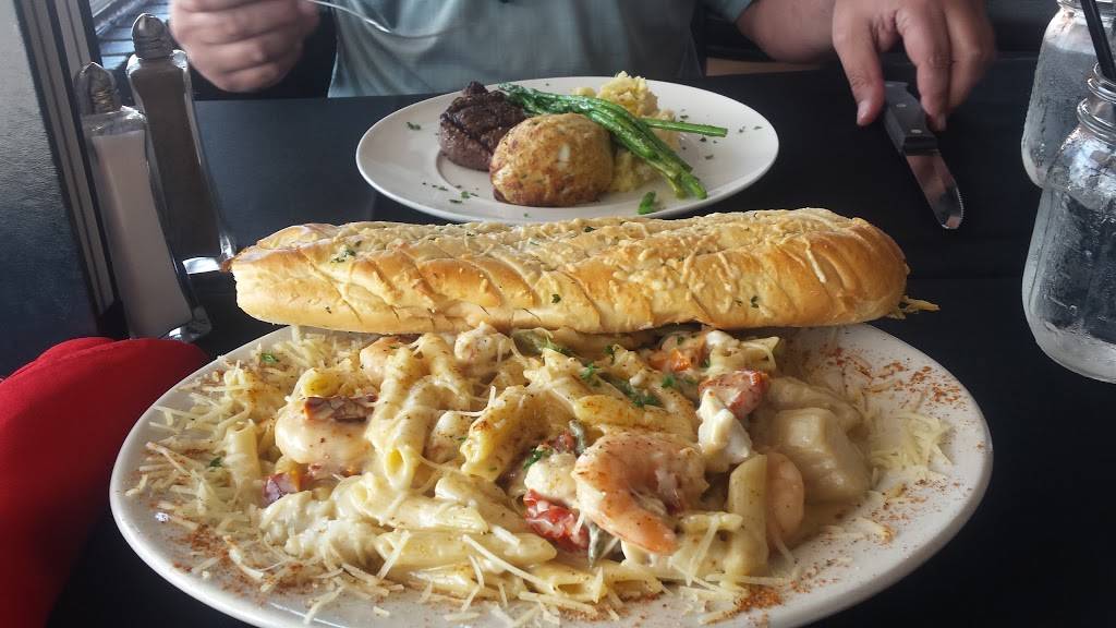 Charles Street Brasserie | restaurant | 120 Charles St, Solomons, MD 20688, USA | 4434045332 OR +1 443-404-5332