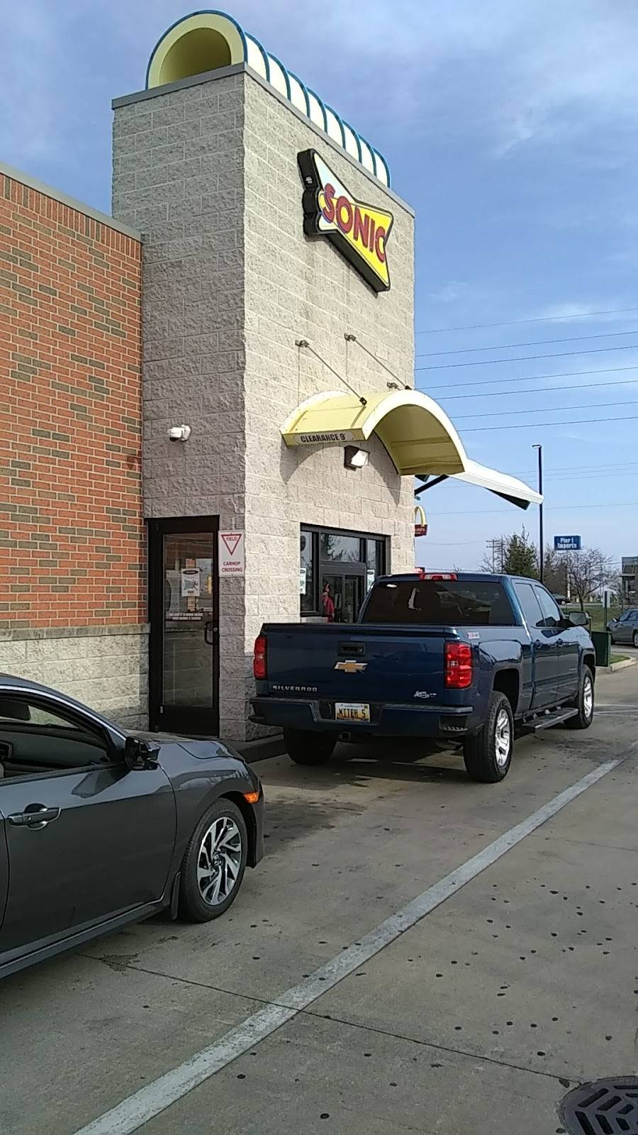 Sonic Drive-In | restaurant | 3955 Alpine Ave NW, Comstock Park, MI 49321, USA | 6166479466 OR +1 616-647-9466