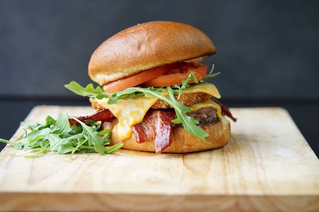 A1 dogs & Burgers | restaurant | 15430 Warren Ave, Dearborn, MI 48126, USA | 3138881515 OR +1 313-888-1515