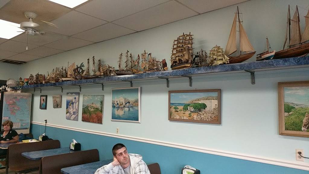 Famous Pizza | restaurant | 2071 Plainfield Pike, Johnston, RI 02919, USA | 4019462337 OR +1 401-946-2337