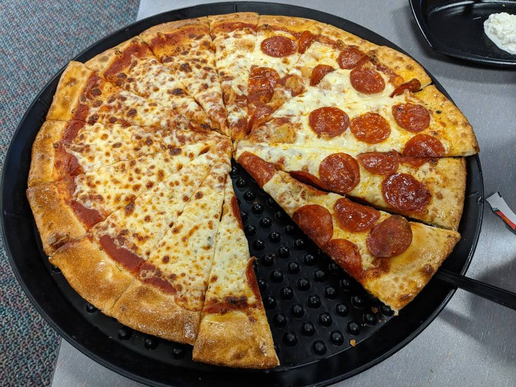 Chuck E. Cheese | restaurant | 5600 Harvey St, Muskegon, MI 49444, USA | 2317988121 OR +1 231-798-8121