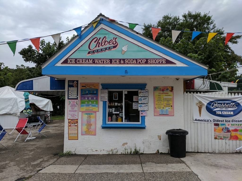 Chloes Corner | restaurant | 4162 Main St, Philadelphia, PA 19127, USA | 2156014100 OR +1 215-601-4100