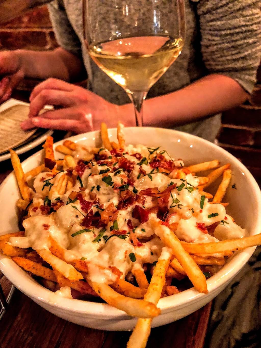 Cull & Pistol Oyster Bar | restaurant | 75 Ninth Avenue, Market, New York, NY 10011, USA | 6465681223 OR +1 646-568-1223