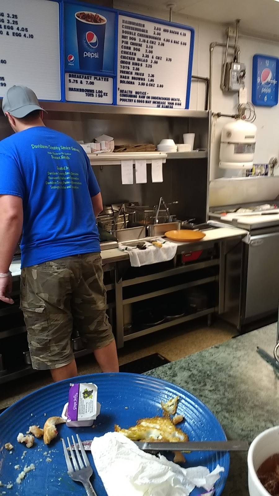 Tuckers Grill | meal takeaway | 4110 N Main St, High Point, NC 27265, USA | 3368693511 OR +1 336-869-3511