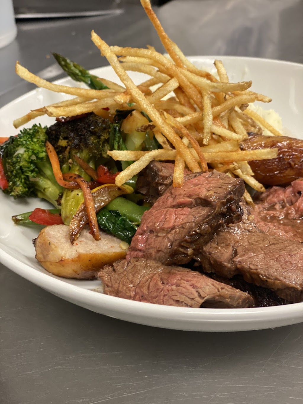 The Grill at Fairview Inn | restaurant | 133 Ocean St, Marshfield, MA 02050, USA | 7818349144 OR +1 781-834-9144