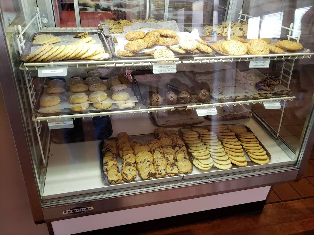 Mrs. Rowes Family Restaurant & Catering | restaurant | 74 Rowe Rd, Staunton, VA 24401, USA | 5408861833 OR +1 540-886-1833