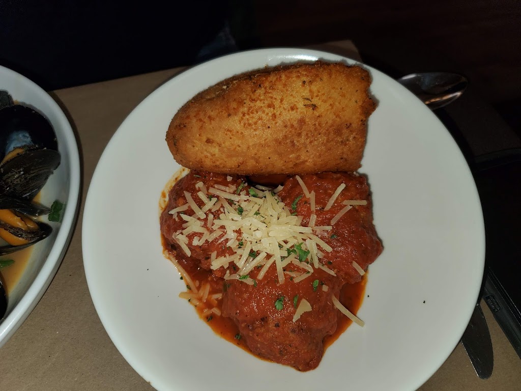 V Pauls Italian Ristorante | restaurant | 29 Palafox Pl, Pensacola, FL 32502, USA | 8504665855 OR +1 850-466-5855