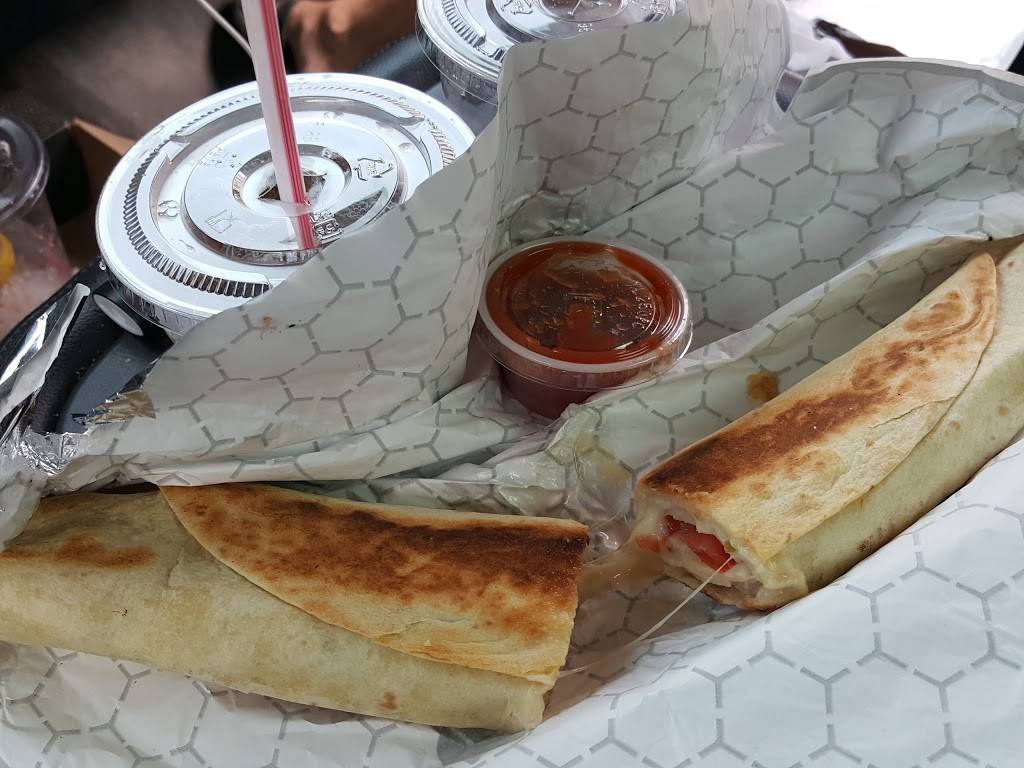 Roly Poly Sandwiches | restaurant | 114 Barnard St, Savannah, GA 31401, USA | 9122338222 OR +1 912-233-8222