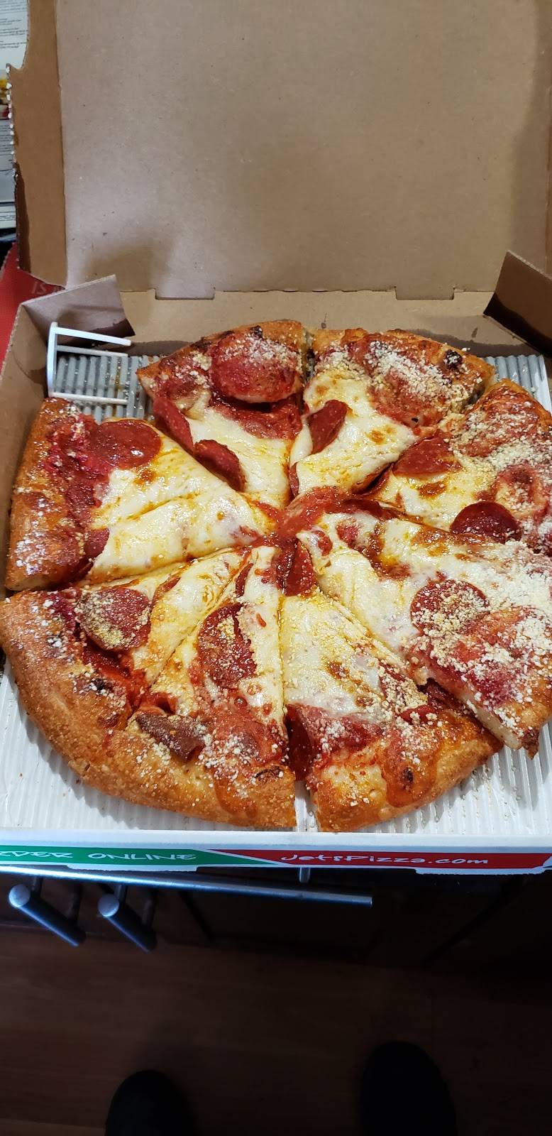 Jets Pizza | meal delivery | 1225 Summit Dr, Lapeer, MI 48446, USA | 8106675387 OR +1 810-667-5387