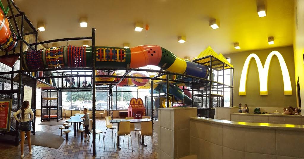 McDonalds | cafe | 470 W Mariposa Rd, Nogales, AZ 85621, USA | 5207613797 OR +1 520-761-3797
