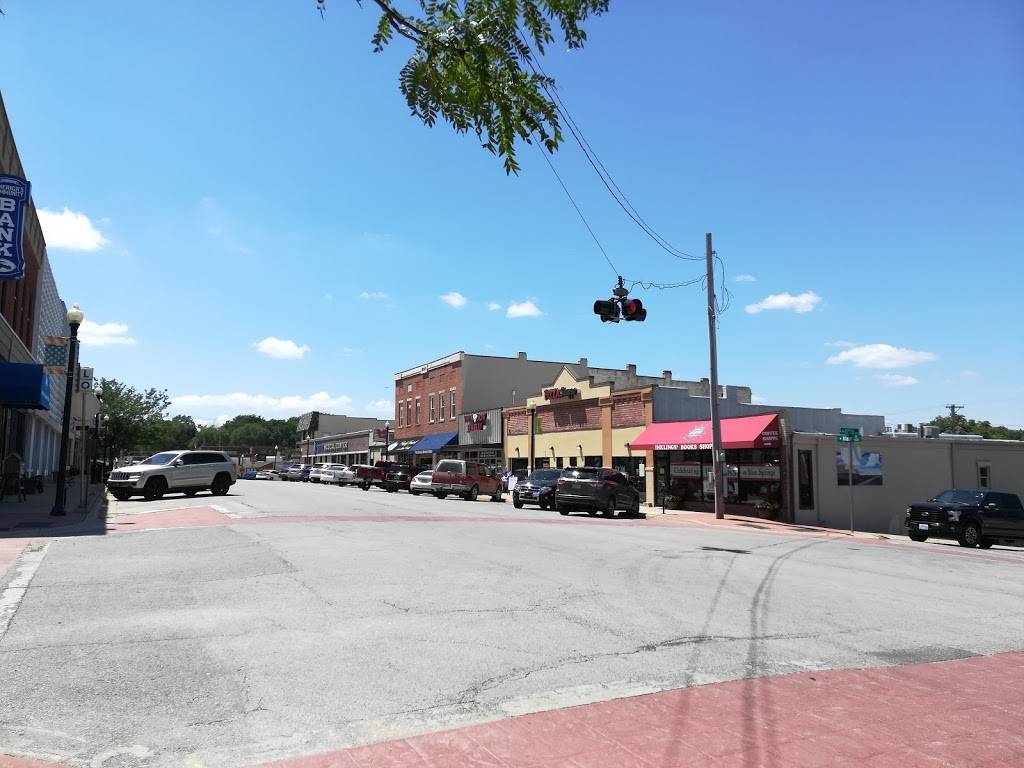 Pizza Shoppe | restaurant | 1105 W Main St, Blue Springs, MO 64015, USA | 8162208848 OR +1 816-220-8848