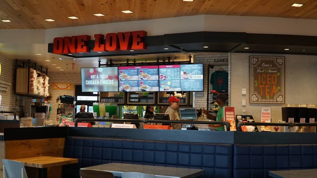 Raising Canes Chicken Fingers | meal takeaway | 4025 California Ave, Bakersfield, CA 93309, USA | 6618630135 OR +1 661-863-0135